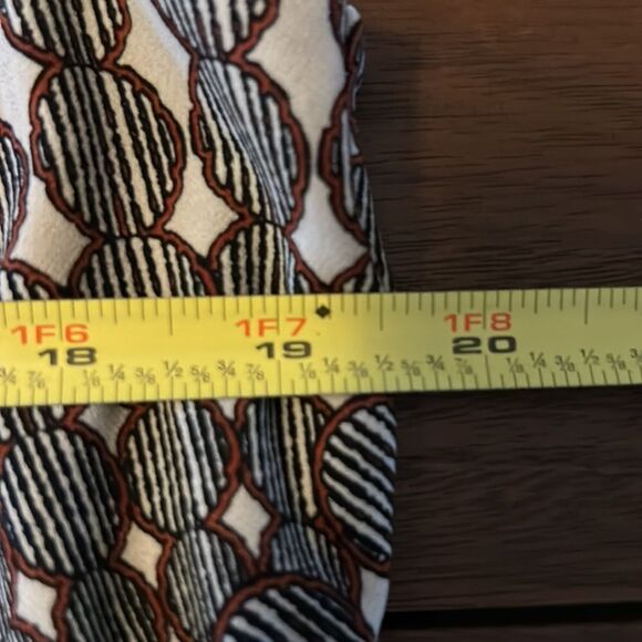 Pit to pit 20 inches length is 27 inches. 9/1 - Picture 5 of 6